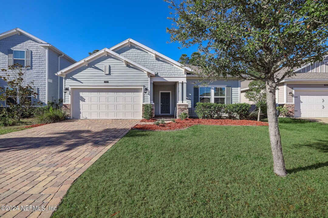 15825 Stedman Lake Dr in Jacksonville, FL - Building Photo