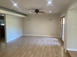 4421 Grimes Pl in Encino, CA - Foto de edificio - Building Photo