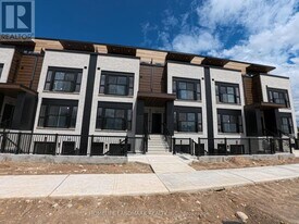 130 Otterbein Rd in Kitchener, ON - Building Photo