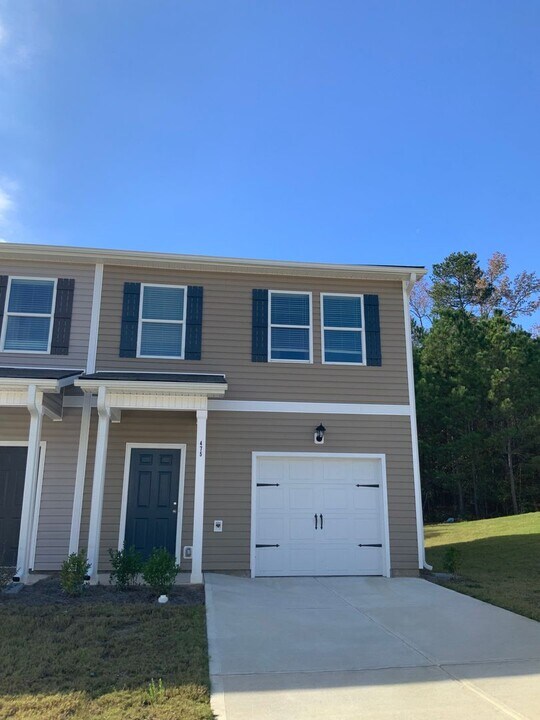 475 Oakwood Dr NW in Milledgeville, GA - Building Photo