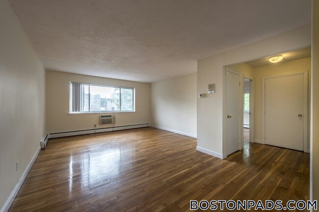 90 Gardner St, Unit 31 in Boston, MA - Building Photo - Building Photo