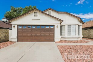 1938 E Wagoner Rd in Phoenix, AZ - Building Photo