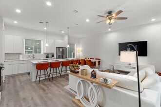 517 Schweikhardt St in Houston, TX - Building Photo - Building Photo