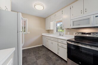 445 Northside Dr in Chapel Hill, NC - Building Photo - Building Photo