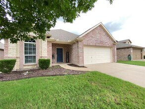 7404 Gairlock Dr in Fort Worth, TX - Building Photo - Building Photo