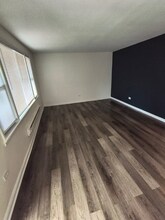 7617 S Colfax Ave in Chicago, IL - Building Photo - Building Photo