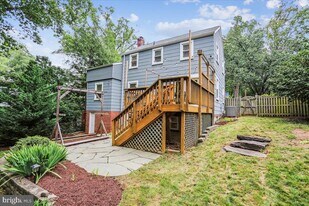 8910 Bradford Rd in Silver Spring, MD - Building Photo