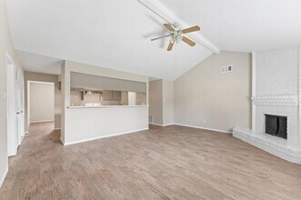 5507 Lynngate Dr in Spring, TX - Building Photo - Building Photo