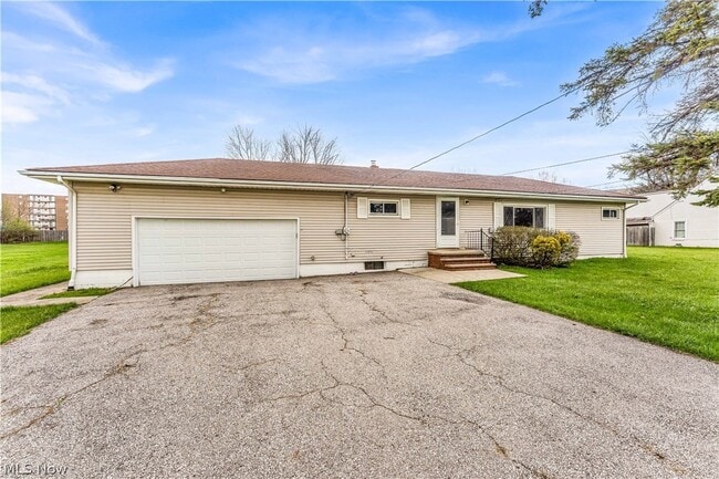 25121 Price Rd in Bedford Heights, OH - Building Photo - Building Photo