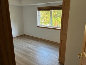927 Elderberry Cir, Unit Unit 207 in Naperville, IL - Building Photo - Building Photo