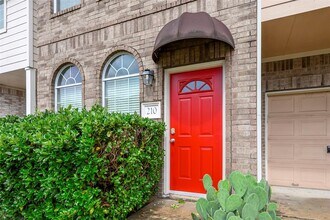 210 Plaza Del Sol Park in Houston, TX - Building Photo - Building Photo
