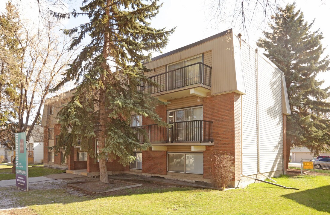 Salem Court in Edmonton, AB - Building Photo