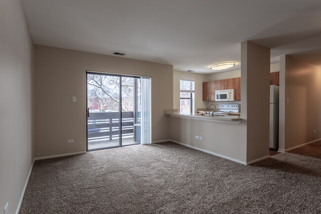 Fifteen98 in Naperville, IL - Building Photo - Interior Photo