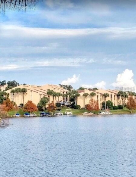 514 Orange Dr in Altamonte Springs, FL - Foto de edificio - Building Photo