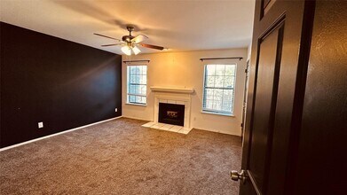 8750 Park Ln, Unit 151 in Dallas, TX - Building Photo - Building Photo