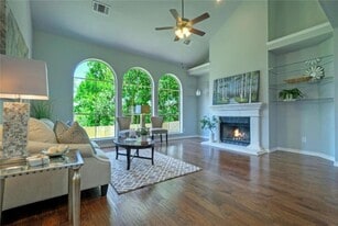 4825 Norman Trail in Austin, TX - Building Photo