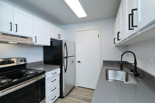 Capri Apartments in Mountlake Terrace, WA - Building Photo - Interior Photo