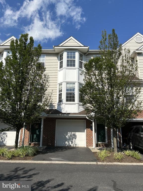 property at 35 Cameron Ct