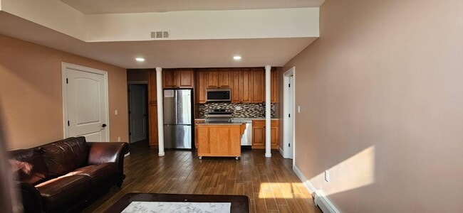 3 Enclave Ct in Dix Hills, NY - Building Photo - Building Photo