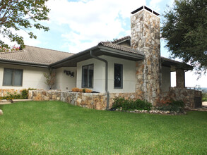 1713 Clubhouse Hill Dr in Spicewood, TX - Building Photo - Building Photo