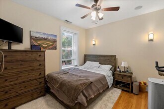 2572 W Lyndale St in Chicago, IL - Building Photo - Building Photo