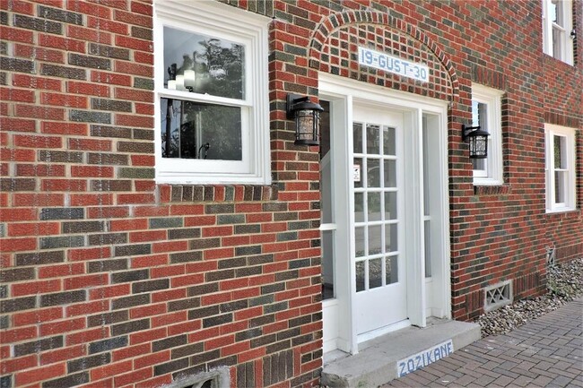 property at 2021 Kane St