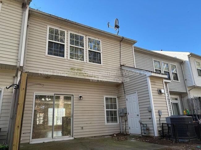 504 Canyon Lake Cir in Morrisville, NC - Building Photo - Building Photo