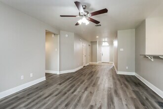 18469 Sunrise Oaks Ct in Montgomery, TX - Building Photo - Building Photo