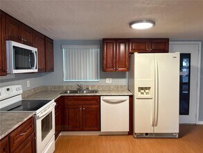 10317 Lazy Lake Dr in Orlando, FL - Building Photo - Building Photo