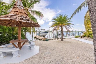 1217 Sombrero Blvd in Marathon, FL - Building Photo - Building Photo