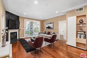 117 S Clark Dr in West Hollywood, CA - Building Photo - Building Photo