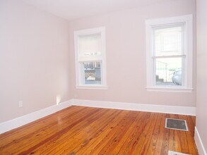 4 Summer St, Unit 1R in Boston, MA - Foto de edificio - Building Photo