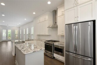 4231 Deming Cir in Sandy Springs, GA - Building Photo - Building Photo