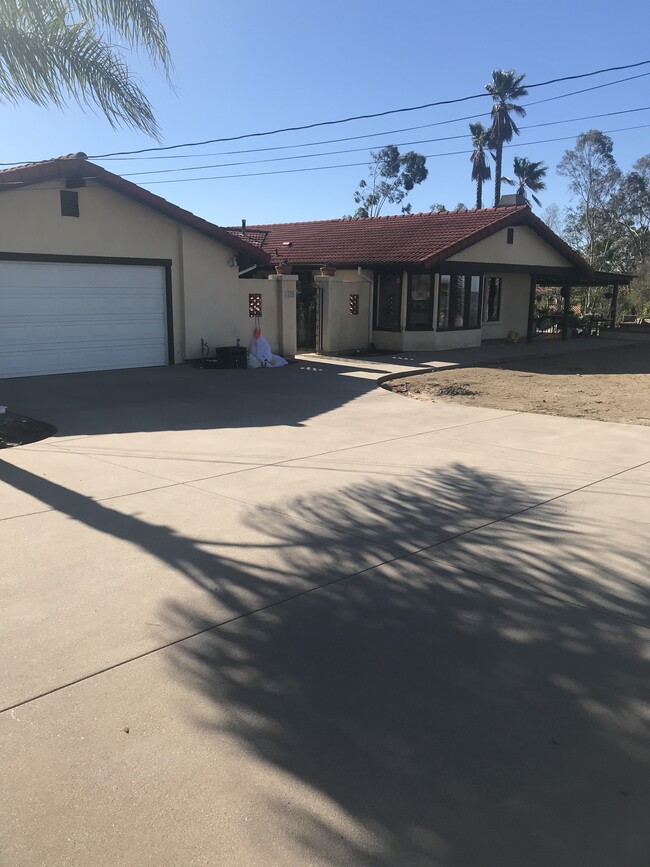 3695 Alta Loma Dr