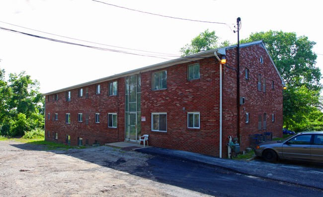 Highwood Apartments in North Versailles, PA - Building Photo - Building Photo