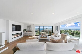 29680 Zuma Bay Way in Malibu, CA - Building Photo - Building Photo