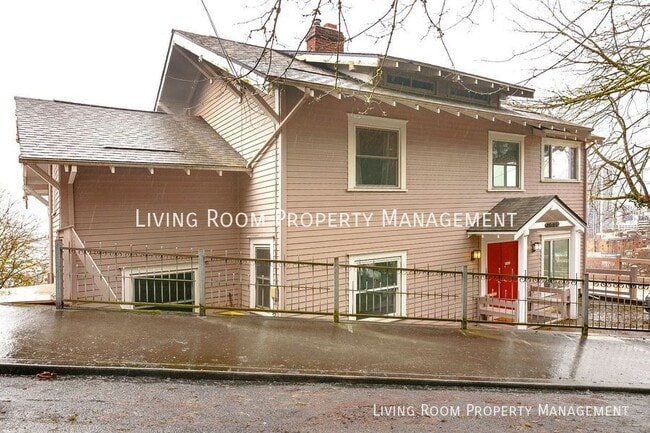 1531 SW Upper Hall St in Portland, OR - Building Photo - Building Photo