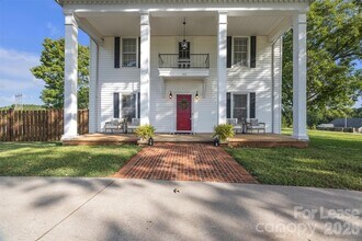 462 Mock Mill Rd, Unit 1-023102 in Statesville, NC - Foto de edificio - Building Photo