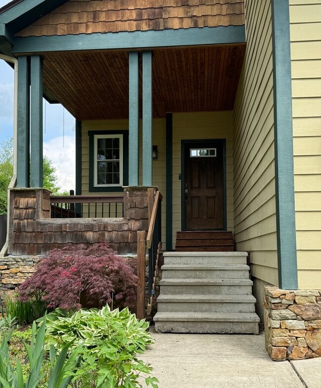 92 Middlemont Ave in Asheville, NC - Building Photo - Building Photo