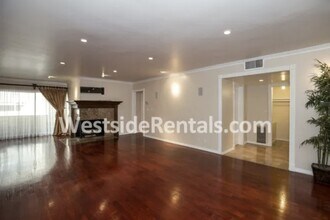 11970 Montana Ave in Los Angeles, CA - Building Photo - Building Photo