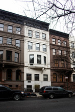 112 W 75th St in New York, NY - Building Photo - Building Photo