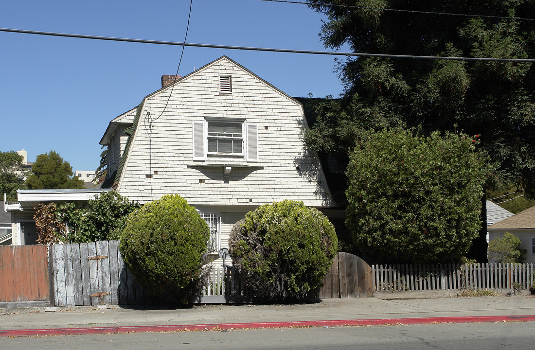 399 Oakland Ave in Oakland, CA - Foto de edificio