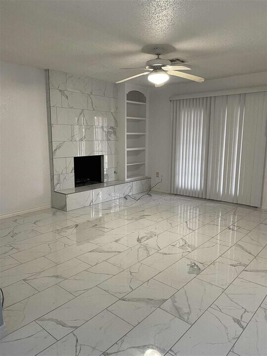 327 NE Skyline Cir in Lawton, OK - Building Photo