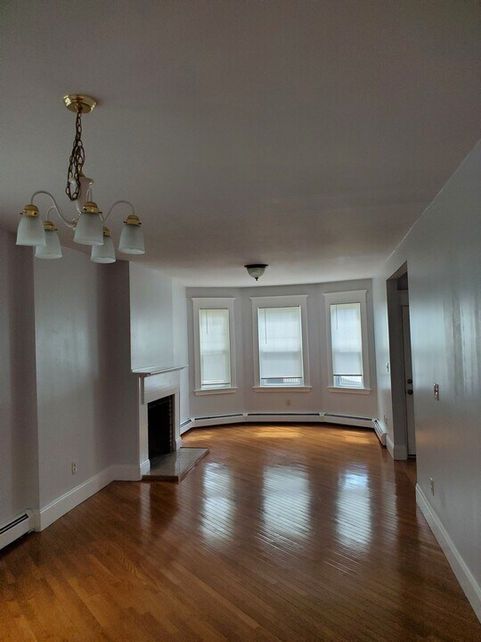 491 Whalley Ave, Unit 1st Fl in New Haven, CT - Foto de edificio