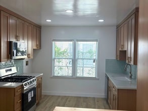 1802 Ocean Park Blvd., Santa Monica, CA 90405 in Santa Monica, CA - Building Photo - Building Photo