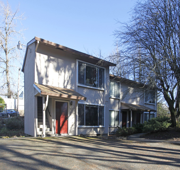 JANEWOOD WEST in Portland, OR - Building Photo