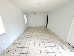 2216 Flamingo Blvd-Unit -2216 Flamingo Blvd in Bradenton, FL - Building Photo - Building Photo