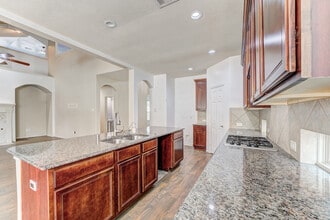 4731 Autumn Pine Ln in Houston, TX - Building Photo - Building Photo