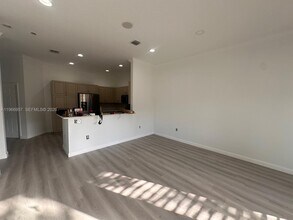 2704 Treasure Cove Cir in Fort Lauderdale, FL - Building Photo - Building Photo