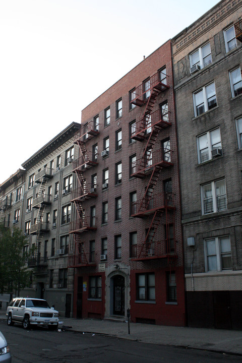 58 E 190th St in Bronx, NY - Building Photo